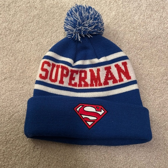 Superman beanie winter hat with Pom Pom - Picture 1 of 3